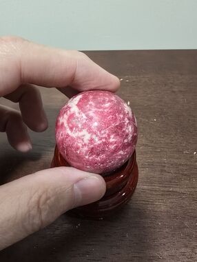Thulite Crystal Sphere 40 mn